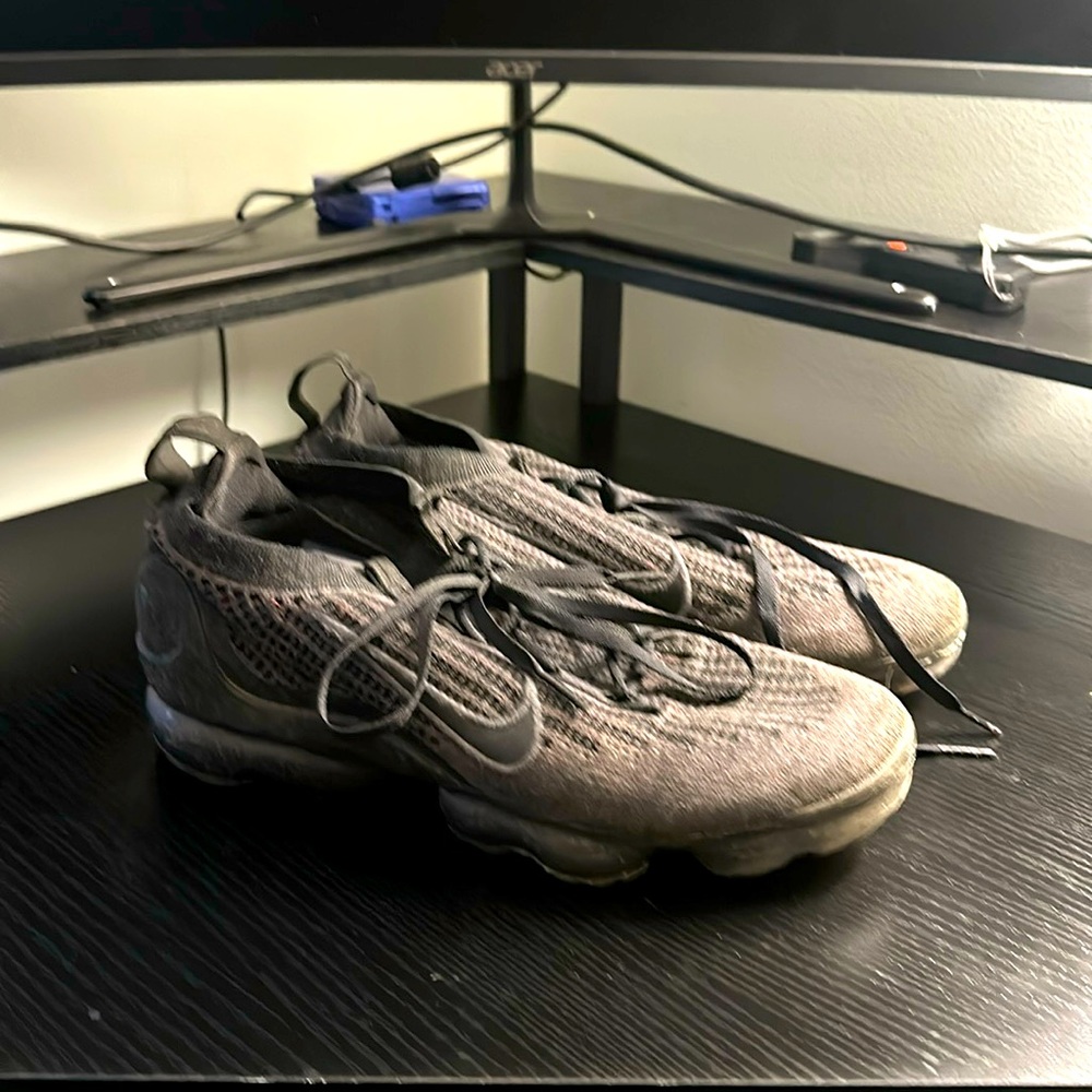 Black Nike vapor max men’s